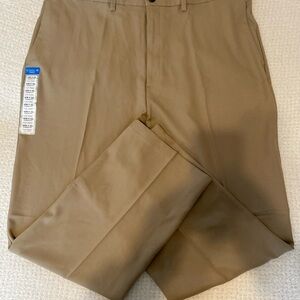 Haggar Men's Dress Pants in Light Brown/Tan